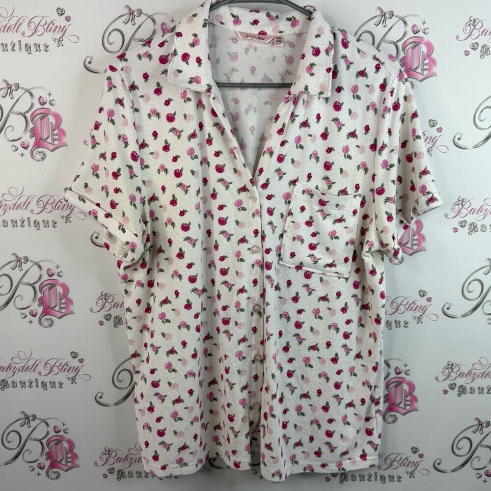 La Vie En Rose T-shirt flowers White Top with Pink white green Floral Design